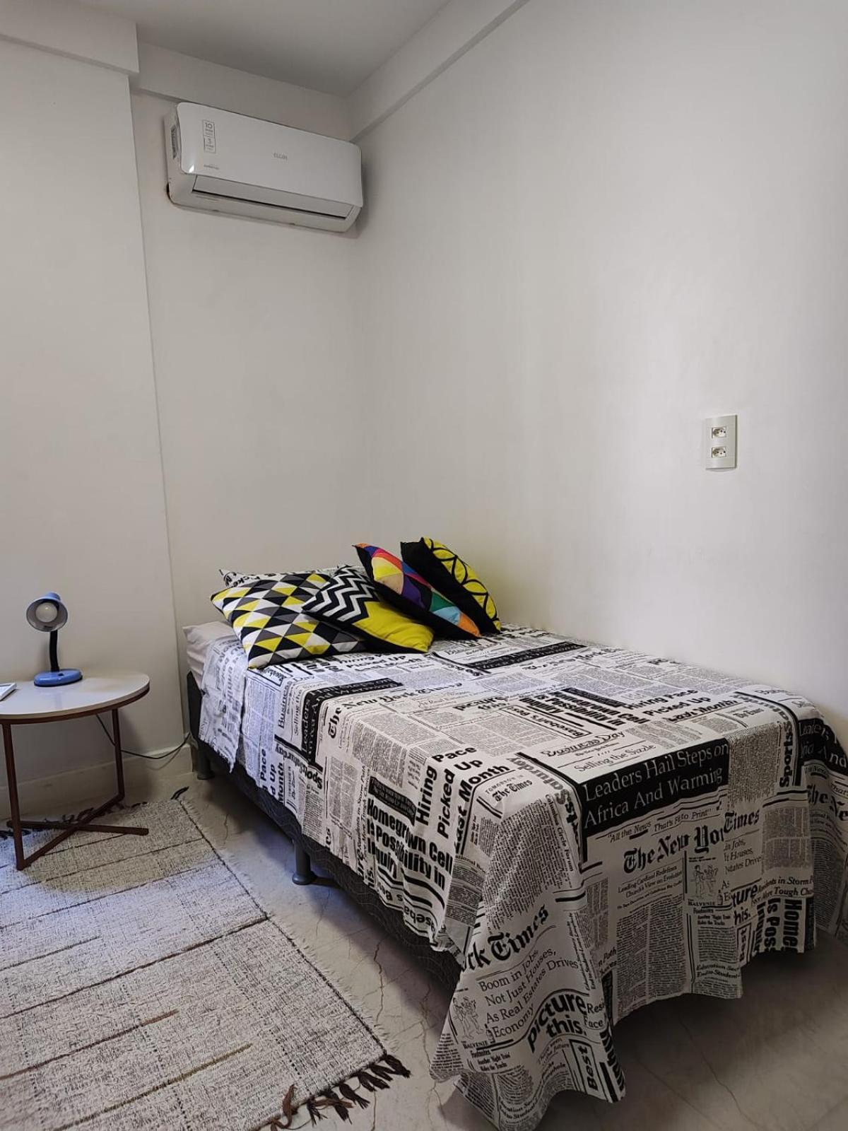 Hostel For One Com Quarto De Solteiro E Banheiro Privativos ヴィトーリア エクステリア 写真